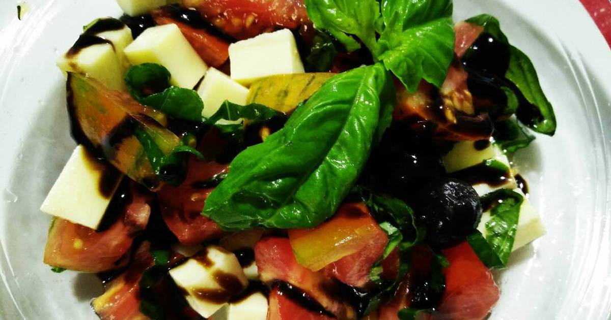 Salad Cà Chua Mozzarella