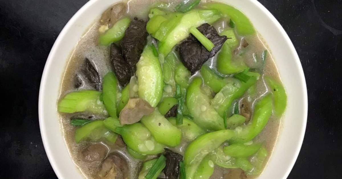 Lòng gà xào mướp