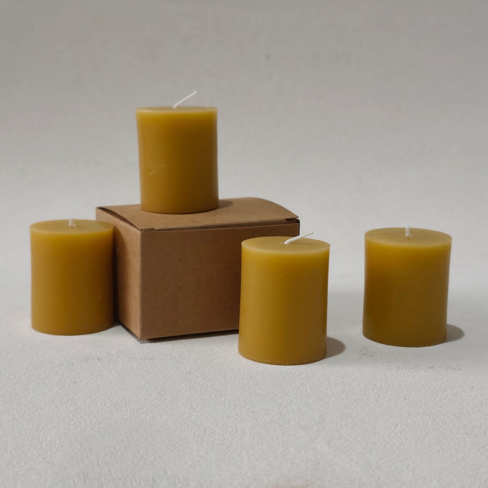 Bienenwachskerze, Stumpen, 4×5 cm, handwerklich