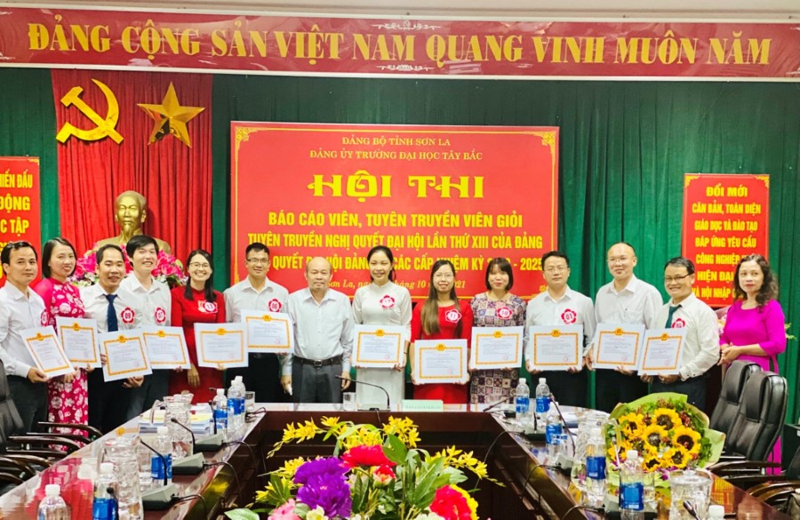 Đảng ủy Trường Đại học Tây Bắc tổ chức Hội thi Báo cáo viên, tuyên truyền viên giỏi năm 2021, tuyên truyền Nghị quyết Đại hội XIII của Đảng và Nghị quyết Đại hội Đảng bộ các cấp nhiệm kỳ 2020 - 2025