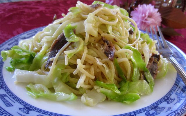 Spaghetti Bắp Cải Cá Mặn