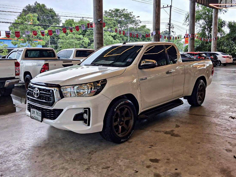 TOYOTA HILUX REVO