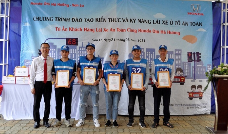 Đại lý Honda Ô tô Hà Hường Sơn La tổ chức Chương trình đào tạo kiến thức và kỹ năng lái xe an toàn tại Trường Đại học Tây Bắc