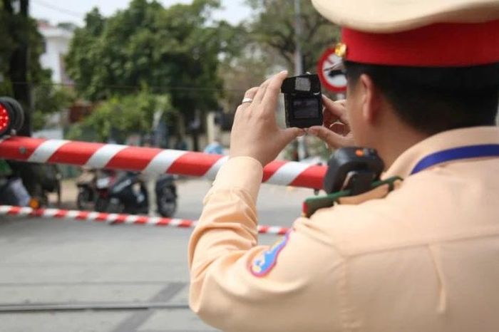 Áp dụng mức phạt mới, xử lý hơn 100 trường hợp vi phạm an toàn đường sắt trong ngày đầu - Báo Nhân Dân