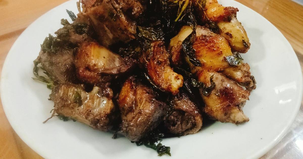 Bồ câu rang rau răm