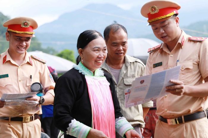 Lai Châu: Đưa tiếng đồng bào thiểu số vào tuyên truyền, sát hạch thi giấy phép lái xe - Báo Xây Dựng