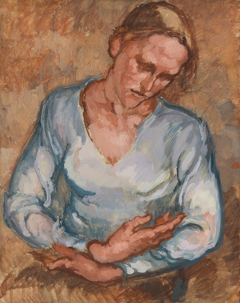 Frau mit verschränkten Armen
