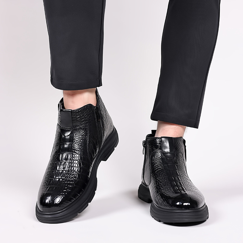 Elegant men's leather boots, insulated