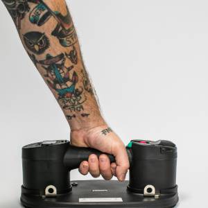 THE ELECTRIC SUCTION CUP FOR LIFTING
