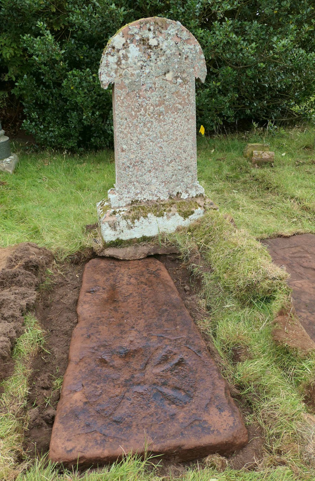 Gilchrist_headstone_on_top_of_cross_slab_20220818_6883.jpg