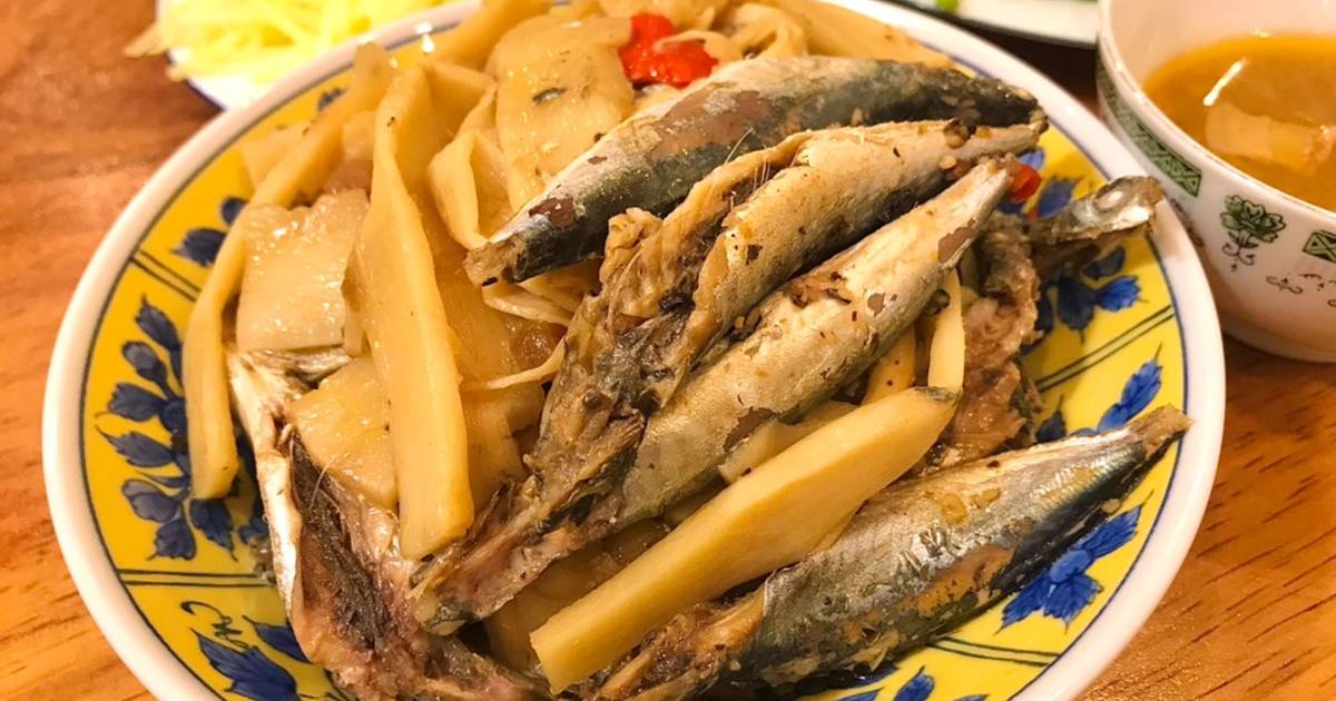 Cá nục kho măng cuốn bánh tráng