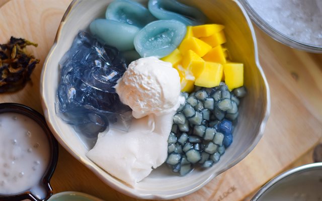 Chè Thạch Củ Năng Hoa Đậu Biếc Kiểu Thái
