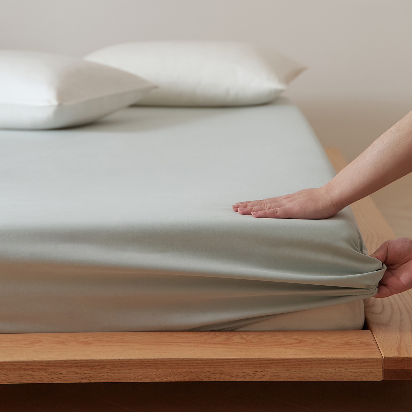 Fitted sheet made of brushed cotton, 360-degree fit