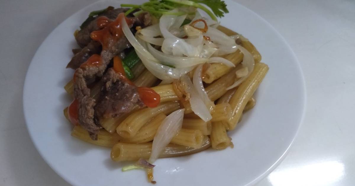 Nui Xào Bò