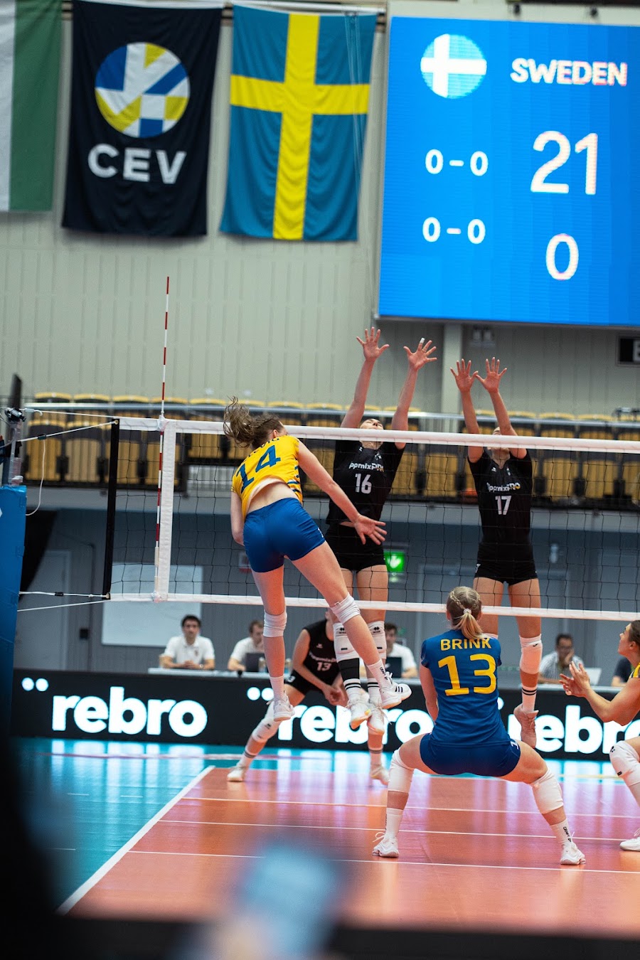 Sweden Hungary 222