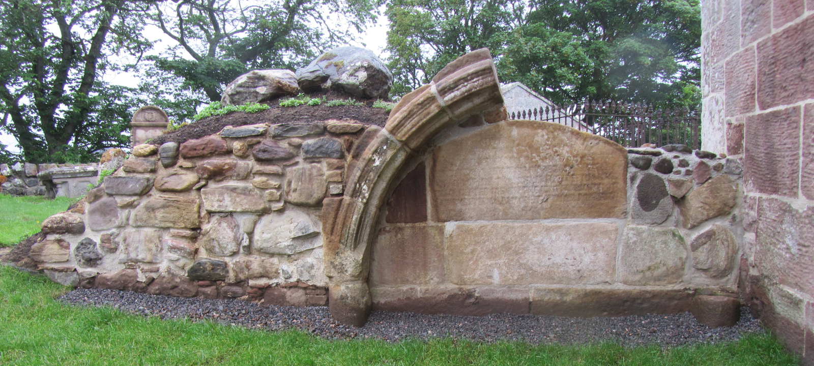 StMartinsStory_TheArchWithItsInscribedPanel_photograph_JimMackay.jpg
