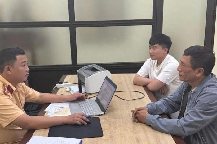 Bố giao xe cứu thương cho con chưa có bằng, cả hai bị phạt tới 50 triệu đồng - Báo Tri thức &amp; Cuộc sống