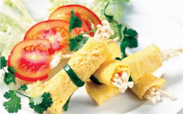 Trứng Cuộn Nấm Kim Châm