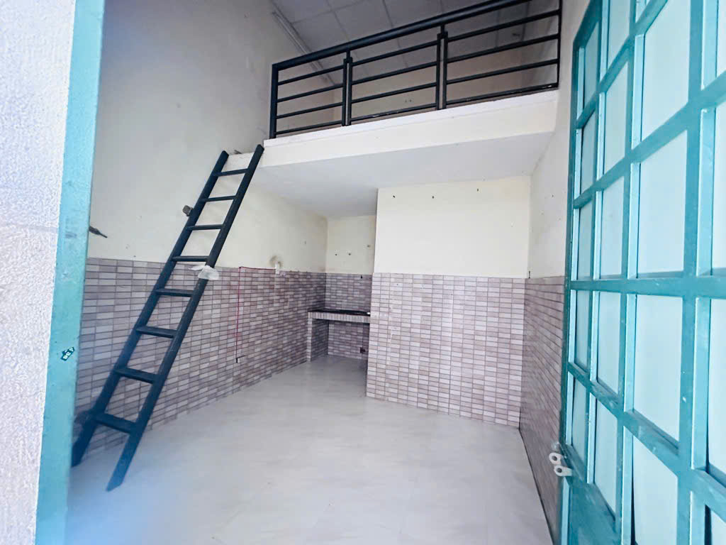 Trống phòng số 09 ngày 05/01 cạnh bến xe 3