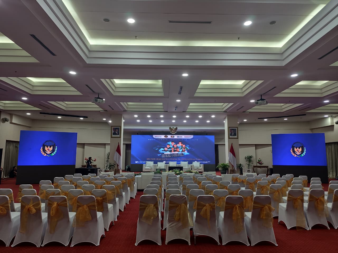 LED Display Quality Backdrop Panggung Seminar di Hotel
