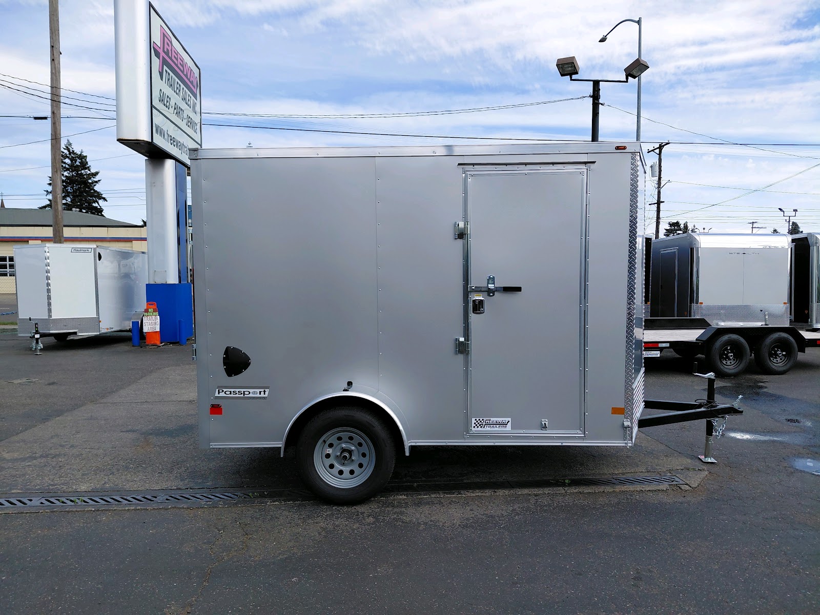 Passport Deluxe Enclosed Cargo