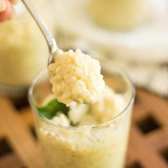 Nóng nực thế này được thưởng thức món chè béo ngậy, mát lạnh này thì thật là thích quá đi.Món này vừa dễ làm, lại vừa nhanh gọn, ngon và mát nữa chứ. Có thể làm bất cứ lúc nào mà bạn muốn! Sao không thử nhỉ?