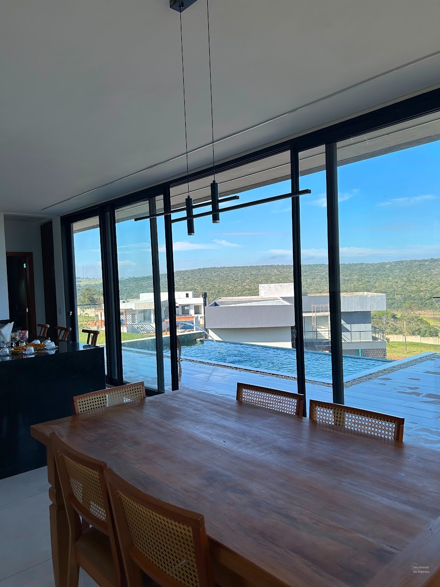 Sobrado a venda com 3 suítes e vista pra represa no Riviera de Santa Cristina XIII