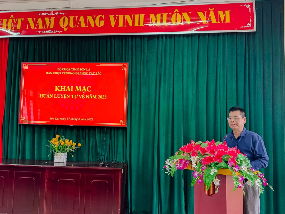 Ban chỉ huy Quân sự Trường Đại học Tây Bắc khai mạc huấn luyện tự vệ năm 2025