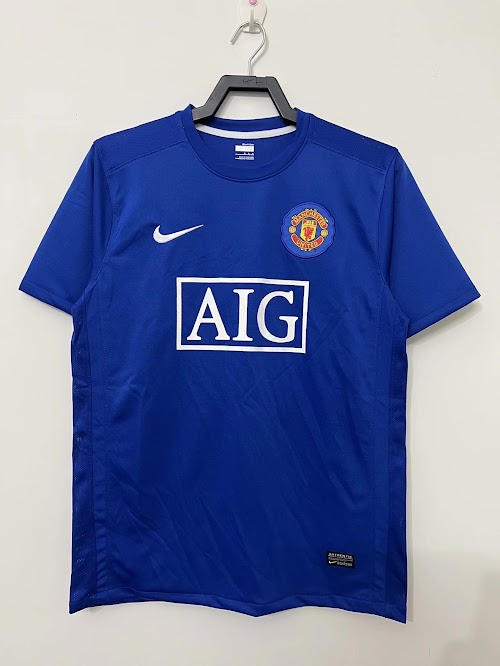 Tercera equipación azul del Manchester United 2008-09.jpeg