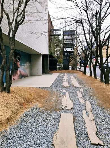 Nudake Haus Dosan: An Avant-Garde Culinary Journey in Seoul's Fashion District - Nudake Haus Dosan, Seoul cafe