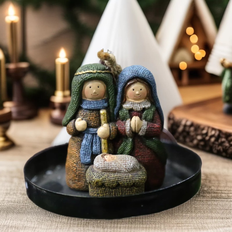 Weihnachtlicher Krippen-Anhänger aus Kunstharz