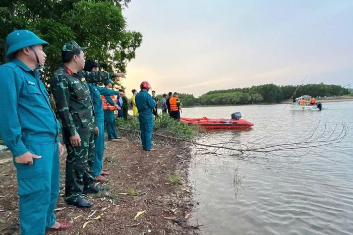 Bơi qua đập thủy lợi sau chầu nhậu, người đàn ông bất ngờ mất tích giữa dòng - Báo Tiền Phong