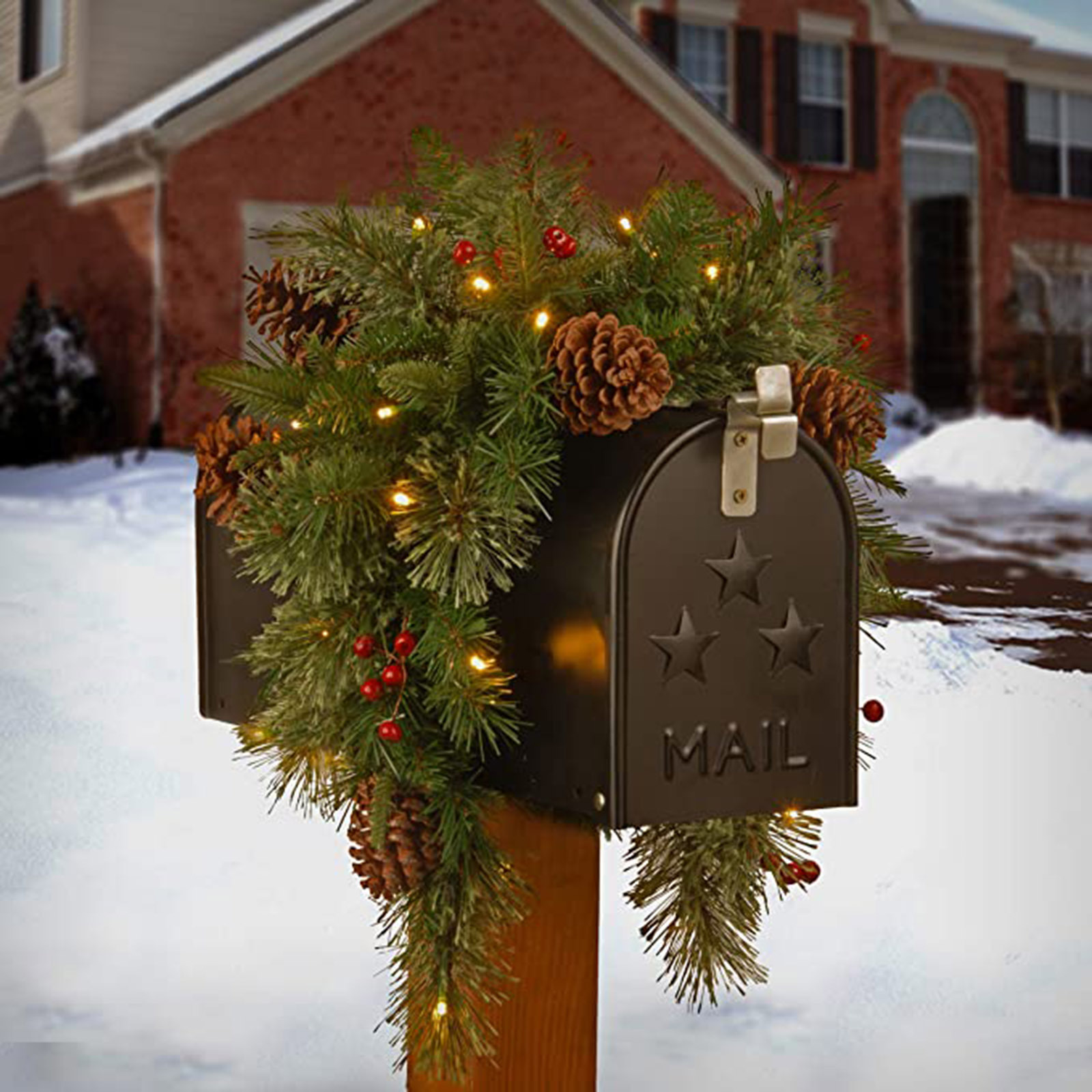 Christmas Mailbox Wreath, 90 cm