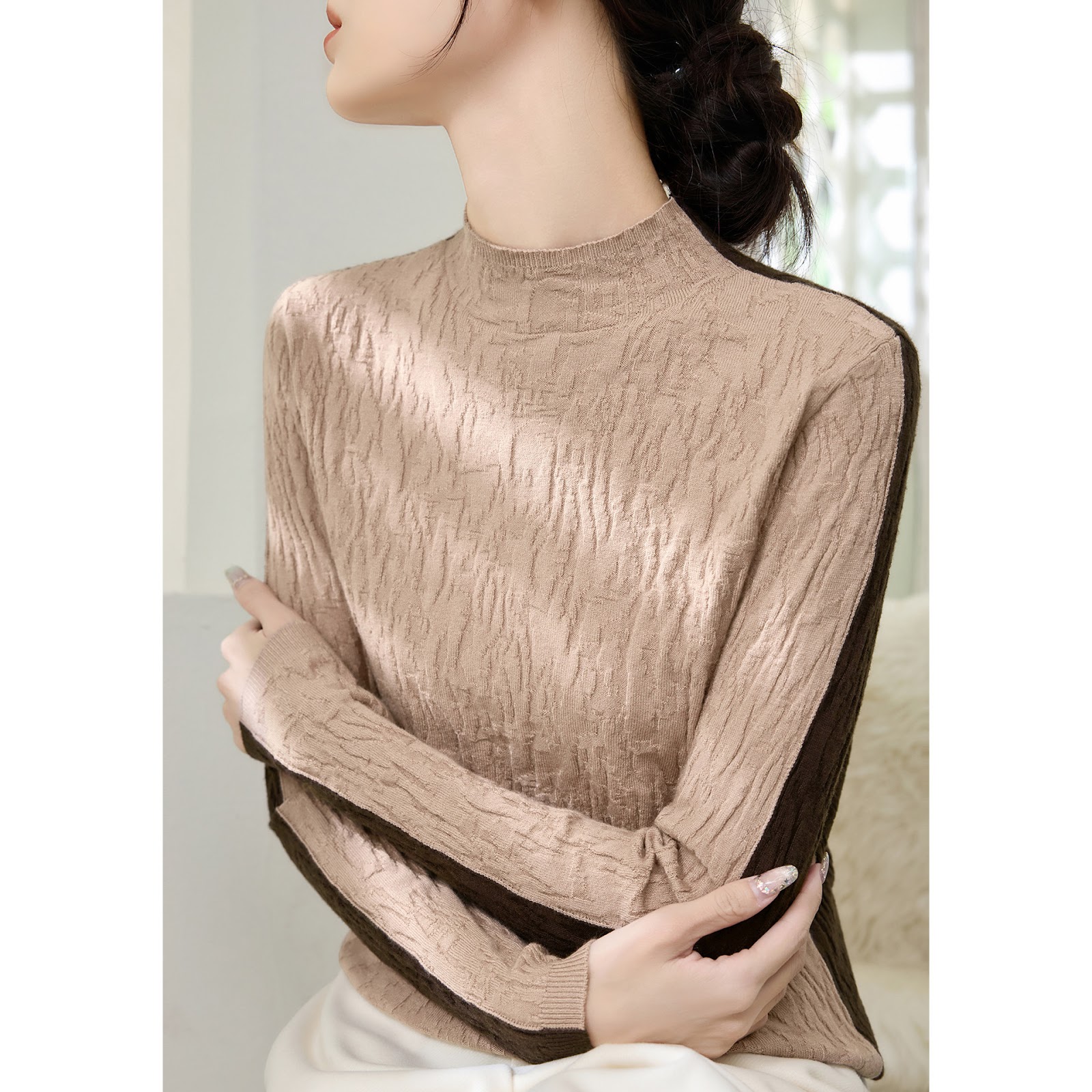 Women's knit pullover with structure, standing collar, reversible