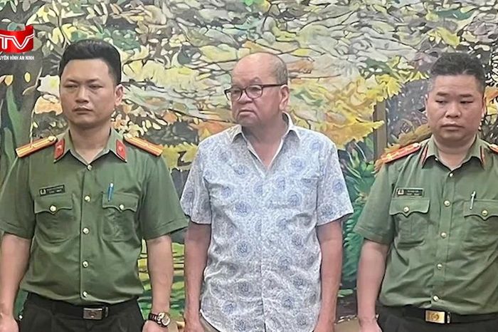 Bắt giám đốc doanh nghiệp vận chuyển trái phép quặng phóng xạ - Chuyên trang An Ninh Thủ Đô - Báo Công an nhân dân