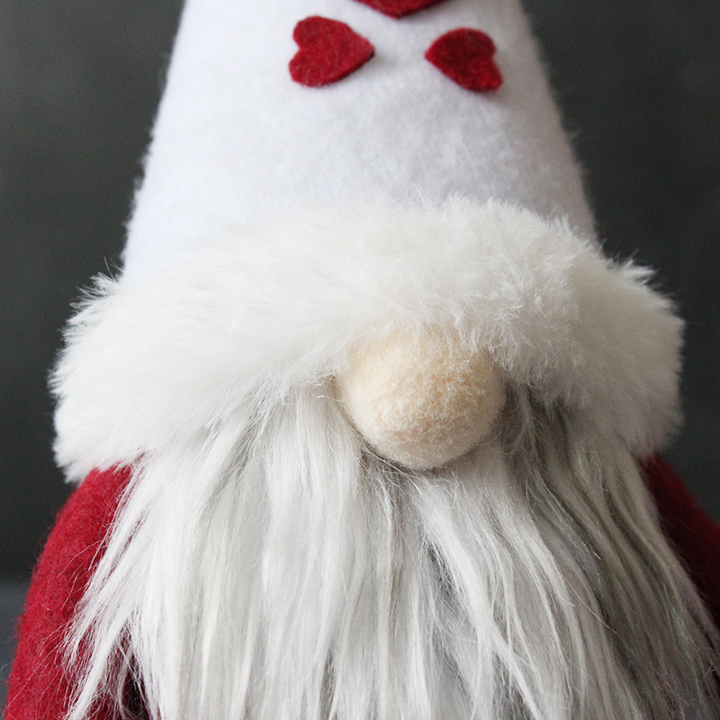 Weihnachtliche Wichtelfigur mit Mütze