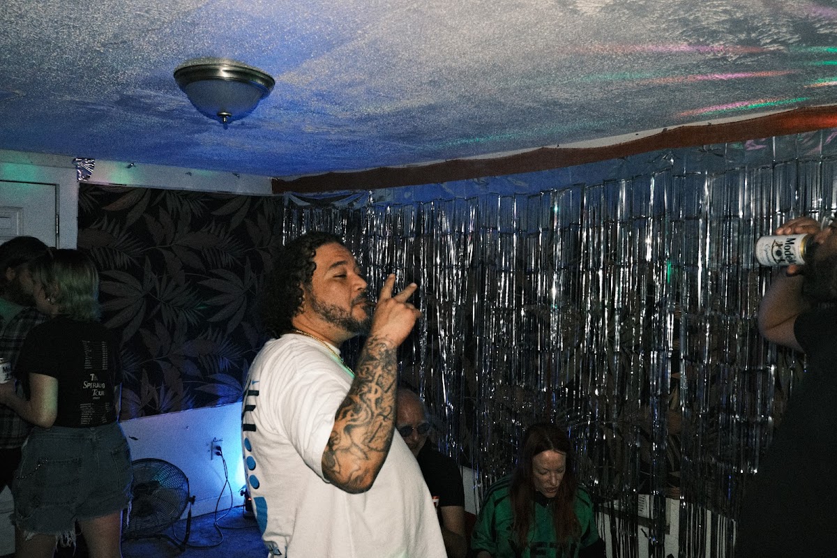@tlau.photos_thelostandunfounds_2026-03-22_austin_last_night_002