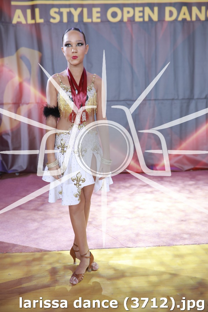 larissa dance (3712).jpg