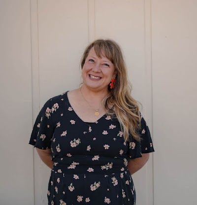 Rebecca J Saylor