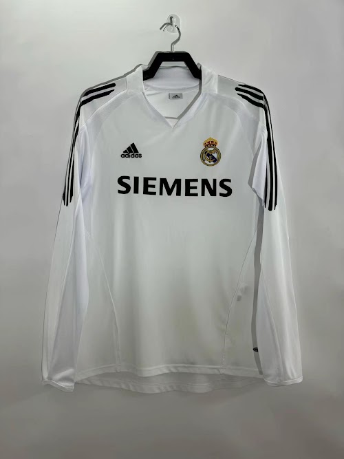Camiseta de local del Real Madrid 2005-06 de manga larga.jpg