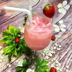 Trang trí cho “ẻm” điệu đà “seo phì” vài tấm hihihihiiii. Thưởng thức sữa chua - yogurt si rô dâu thôi...Wow....thật là mát lạnh nè...