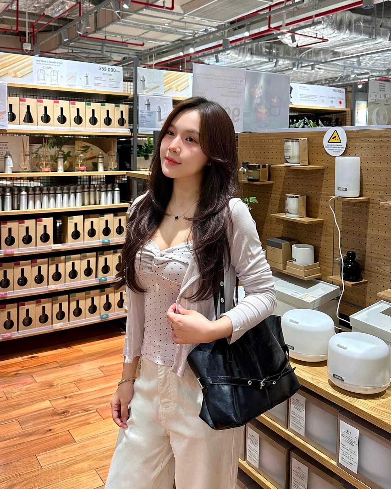 Sét áo thun kèm 2 dây bi xoắn ngực nút ngọc XONXEN SHOP 80744 – Image 2