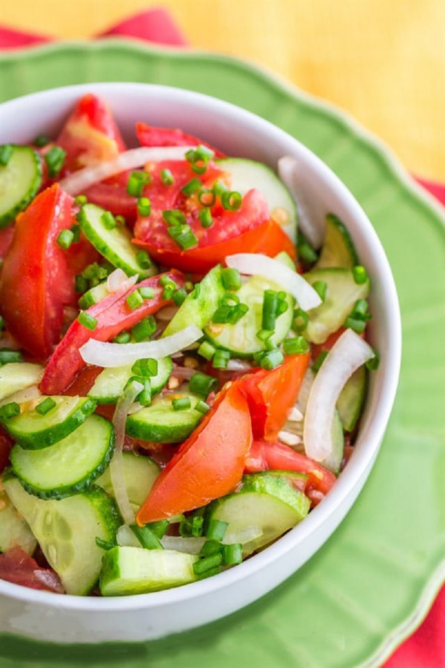 Salad Dưa Leo Cà Chua Giòn Mát