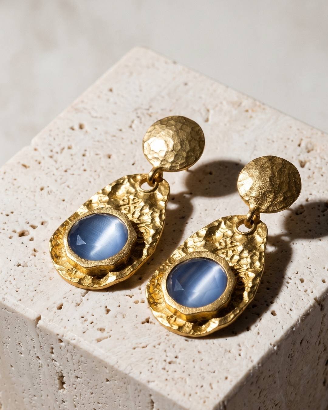Ancient Shield Cat's Eye Earrings