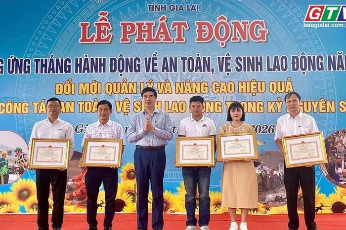 Điểm tin trưa: Phát động Tháng hành động về an toàn, vệ sinh lao động năm 2026 - Báo Gia Lai