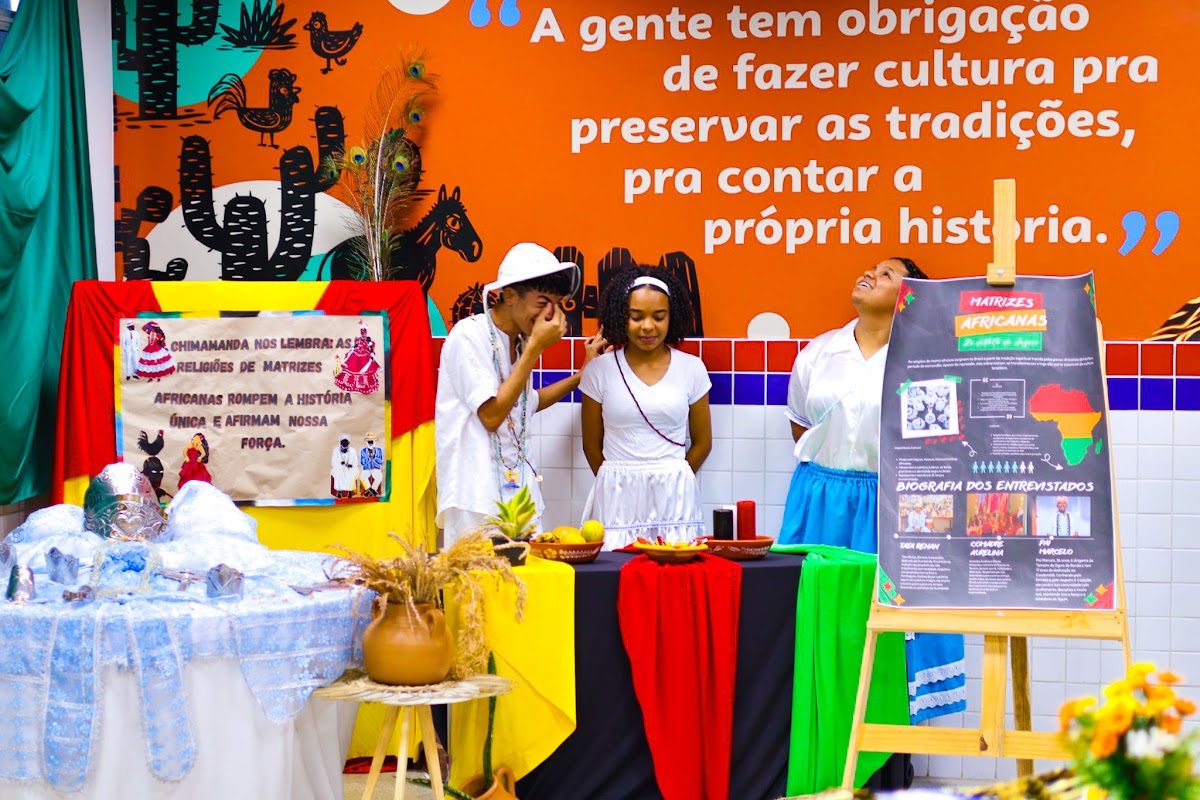 Registro de atividade educativa e cultural em Mairi