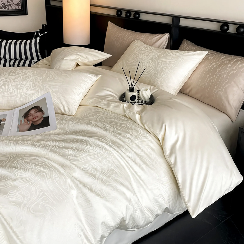 Luxury bedding set made of long-staple combed cotton