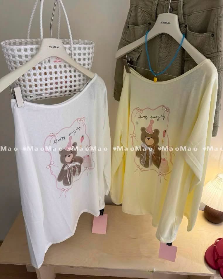 Áo thun dài tay lệch vai in hình chú gấu sinh nhật XONXEN SHOP 830