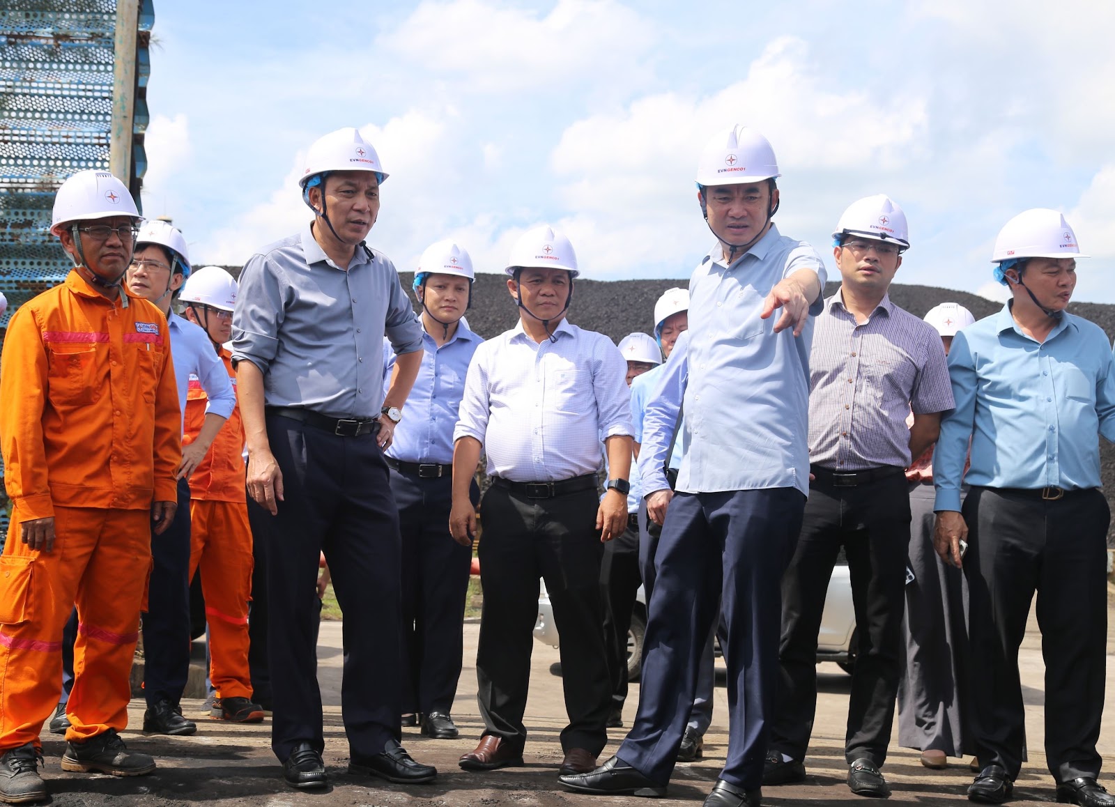 Chủ tịch TKV và EVN kiểm tra công tác cung cấp than tại Nhiệt điện Duyên Hải - Đảm bảo vận hành hệ thống điện quốc gia