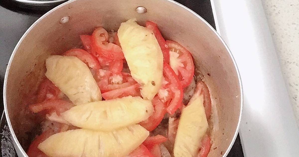 Cá ngừ kho cà chua, thơm